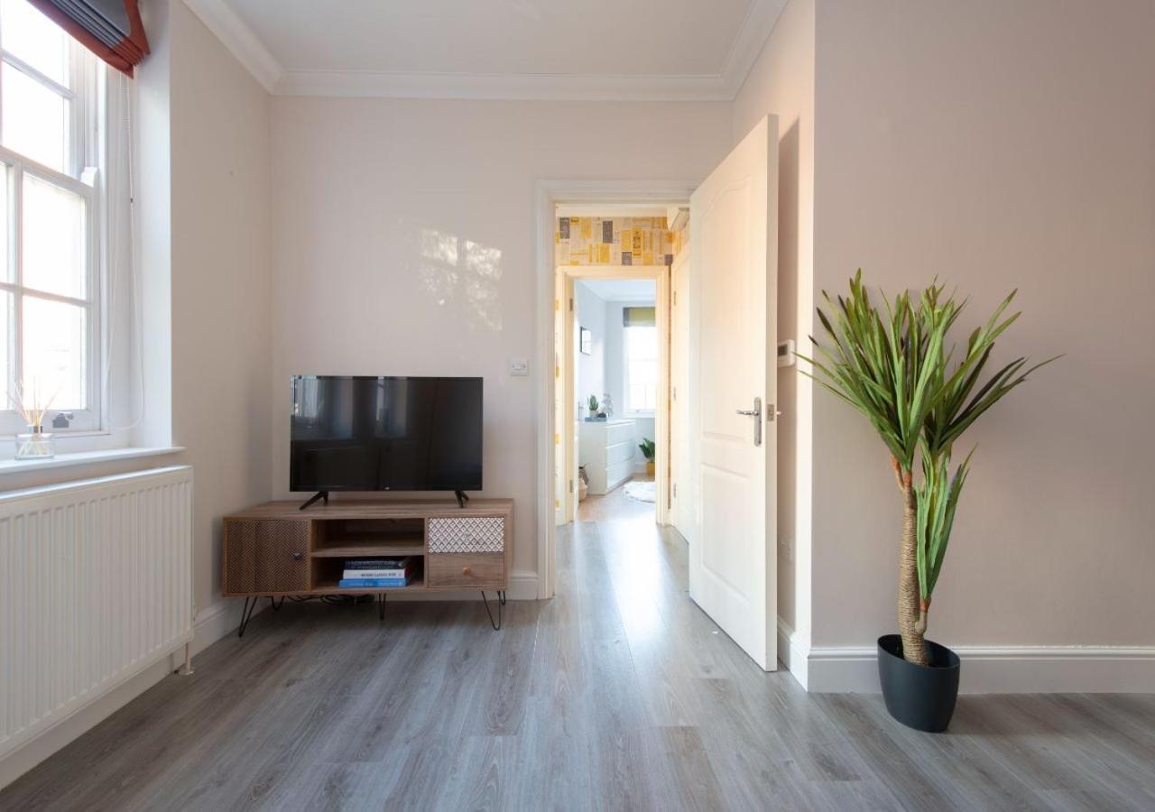 Welcoming And Radiant - One Bedroom In The Heart Of South Apartamento